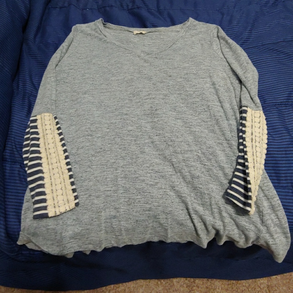 Shirt With Lace Detail Sleeves